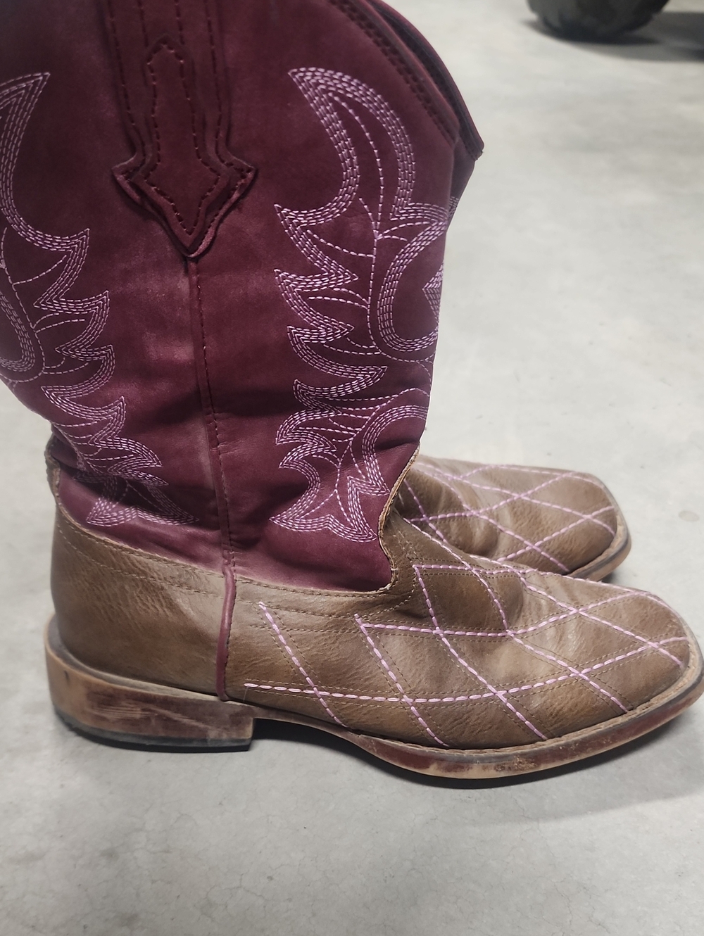 Roper Two-Tone Brown and Burgundy Western Boots